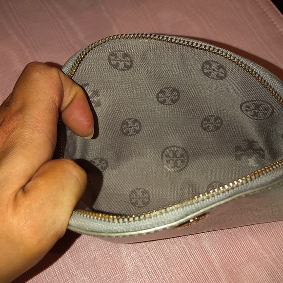 Tory Burch Cosmetic Case - Picture 4 of 6